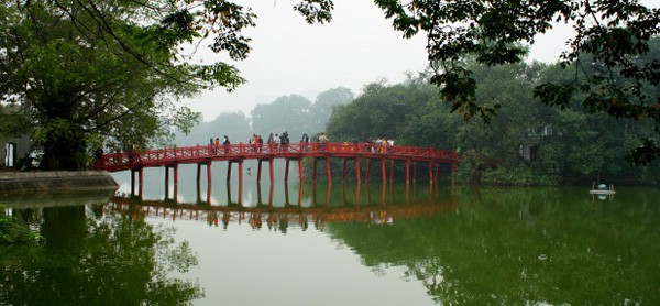 003 hanoi Huc-brug