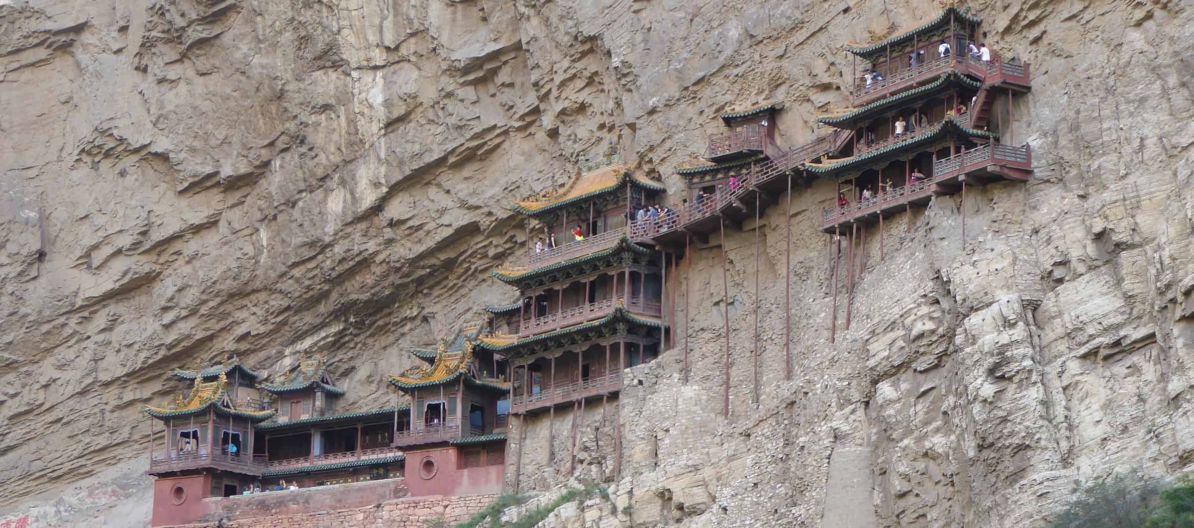 висячий монастырь в китае