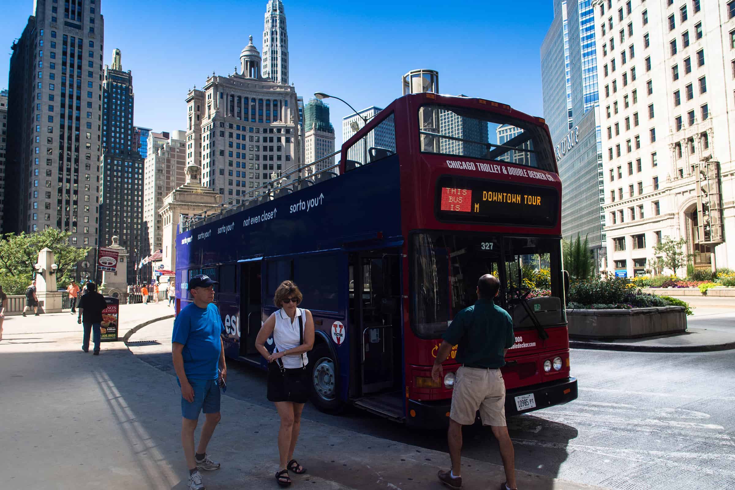 Hop-on, Hop-off bus tour in Chicago