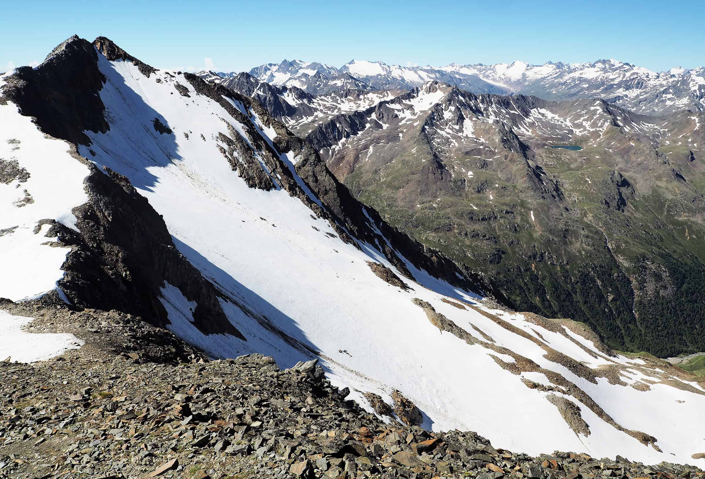 Besneeuwde bergtoppen in Stubai