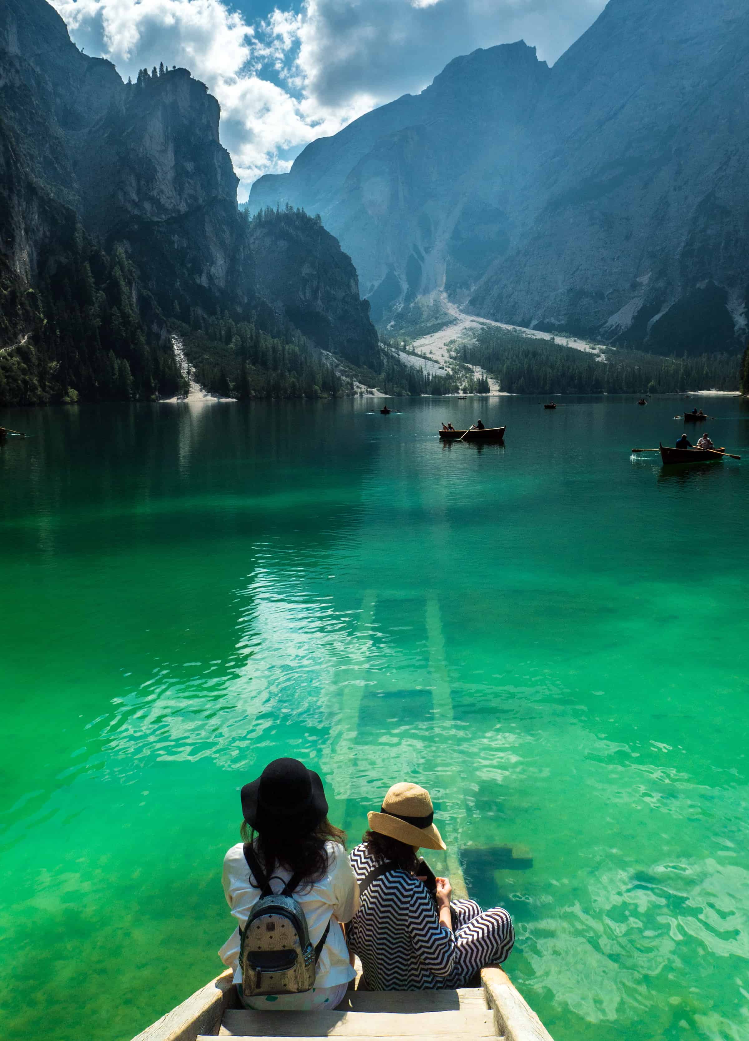 Kraakhelder water van Lago di Braies