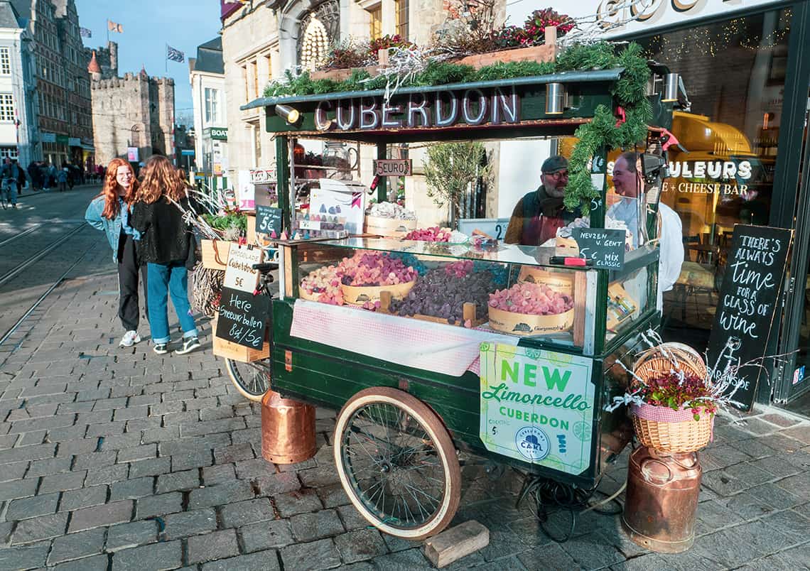 Cuberdon kraam op de Groentemarkt